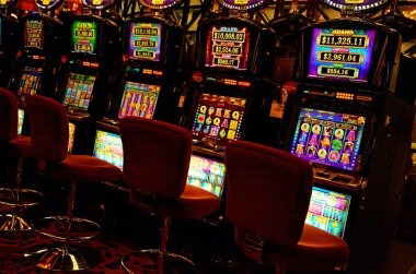 Adventures Beyond Wonderland slot game interface with five reels